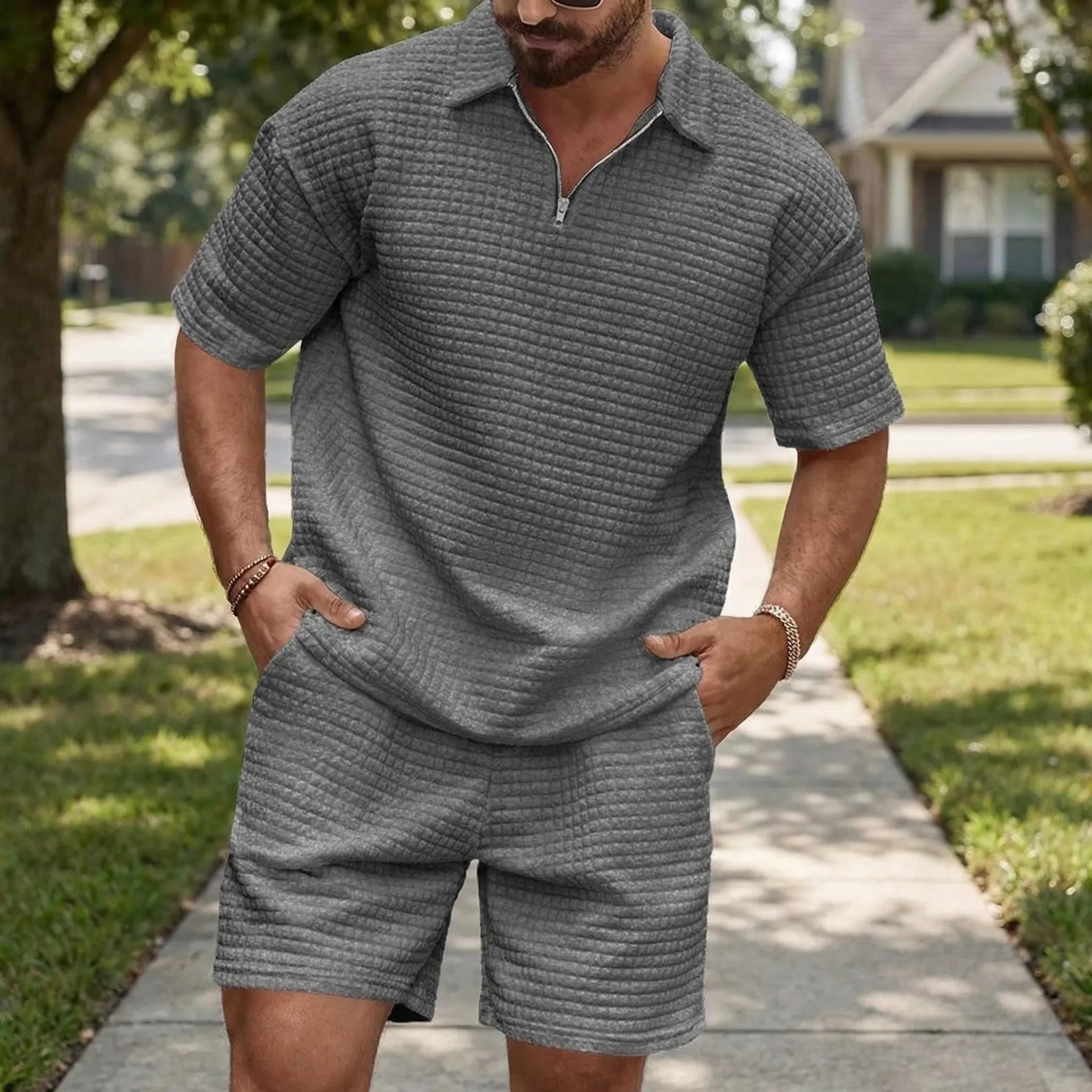 Herren Sommer Set aus strukturiertem Polo-Shirt und passenden Shorts mit Reißverschlusskragen