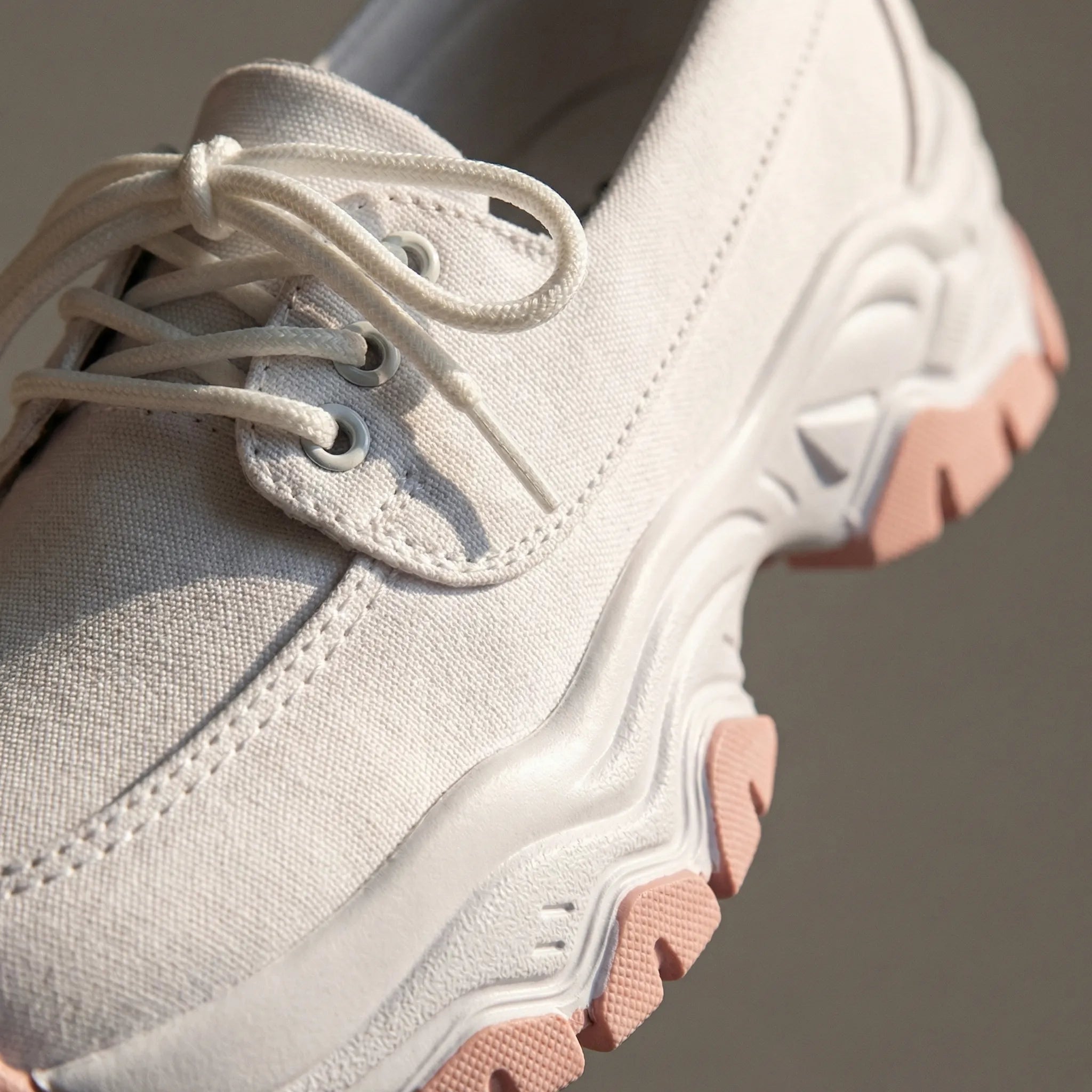 Walkingschuh mit gepolsterter Sohle, Fußgewölbestütze und breiter Zehenbox