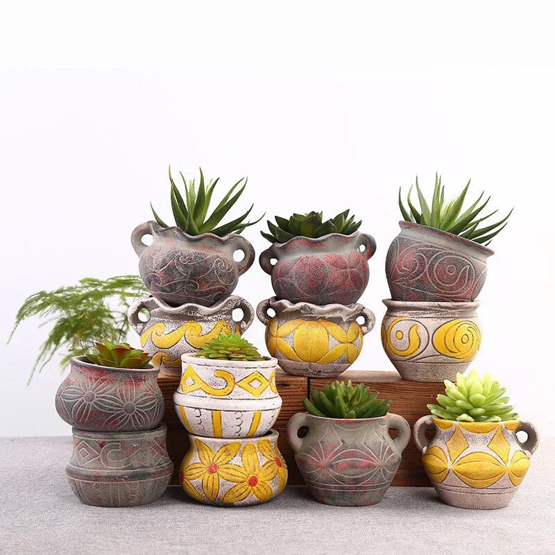 Kleiner Blumentopf mit Drainage bohemisches handgemaltes Muster
