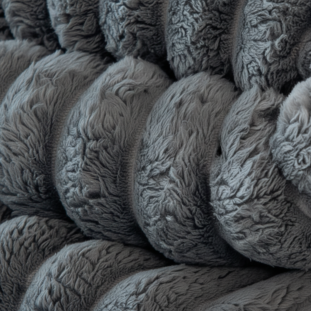 Flauschige Korallenfleece-Decke mit Streifenmuster übergroß warm