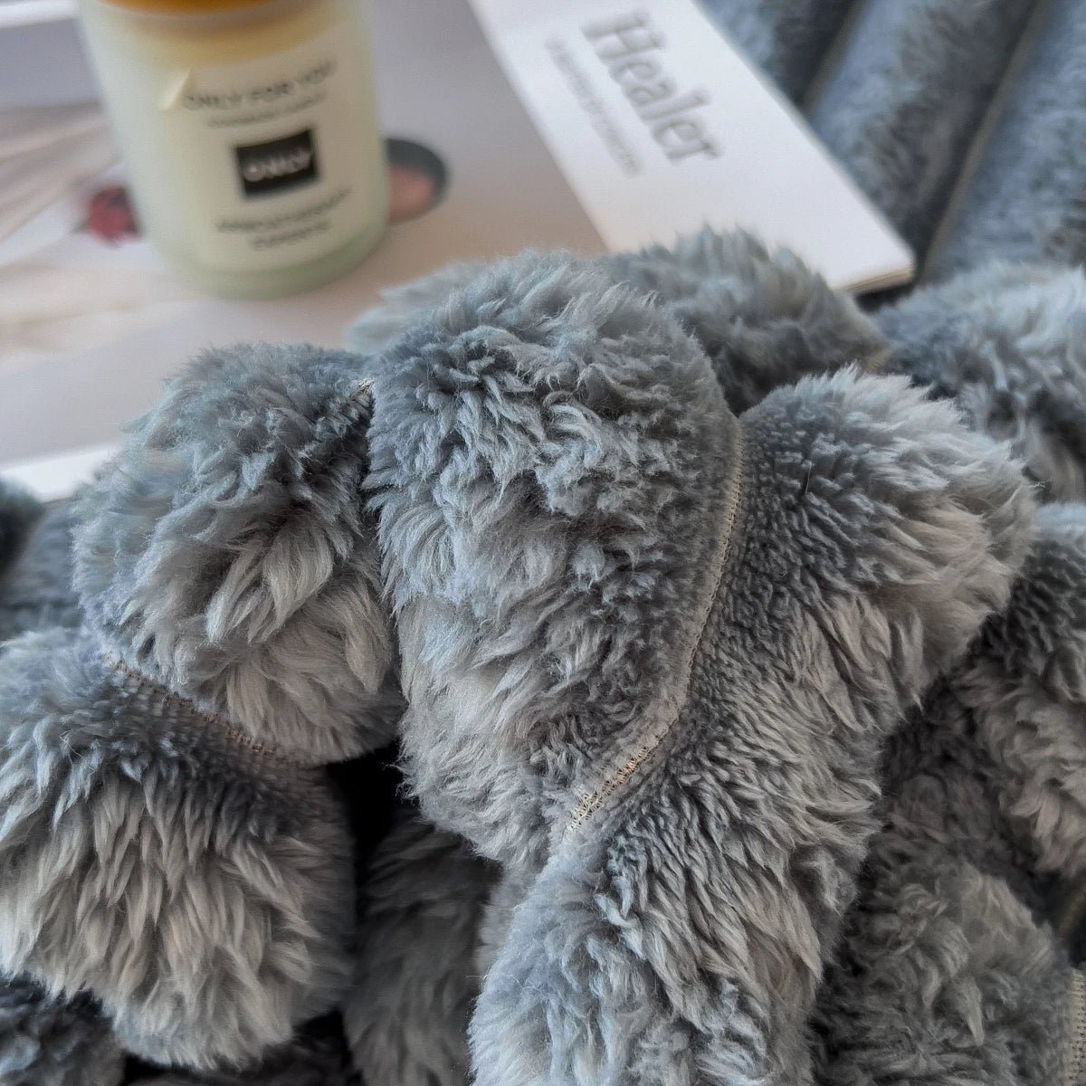 Flauschige Korallenfleece-Decke mit Streifenmuster übergroß warm