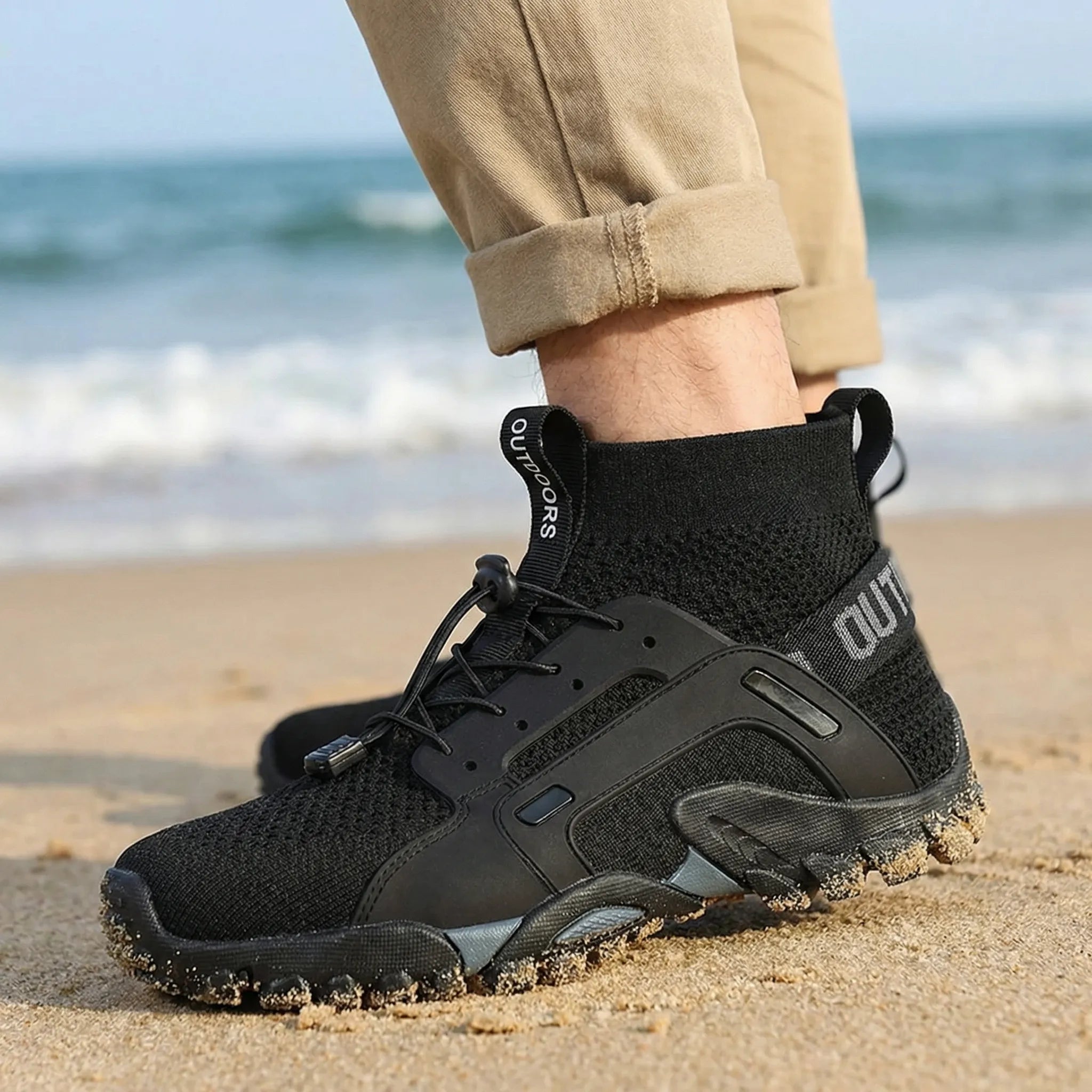 Knöchelhoher Wasserschuh mit rutschfester Sohle und Sockensitz