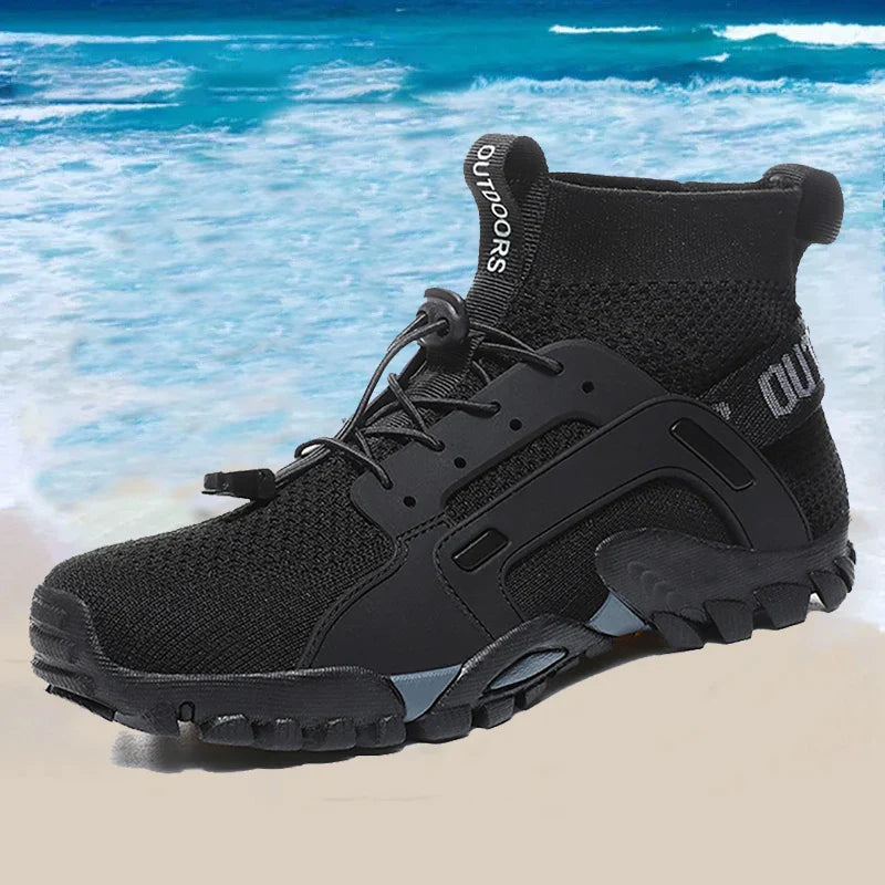 Knöchelhoher Wasserschuh mit rutschfester Sohle und Sockensitz