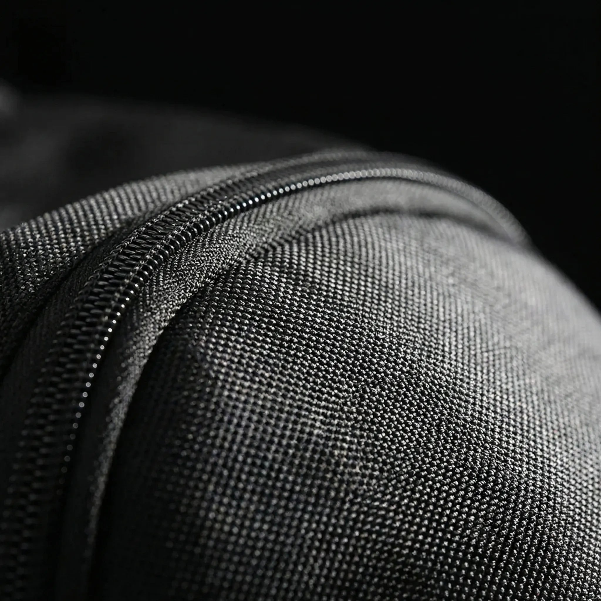 Großvolumiger Laptop-Rucksack wasserabweisend mit gepolsterten Schultergurten