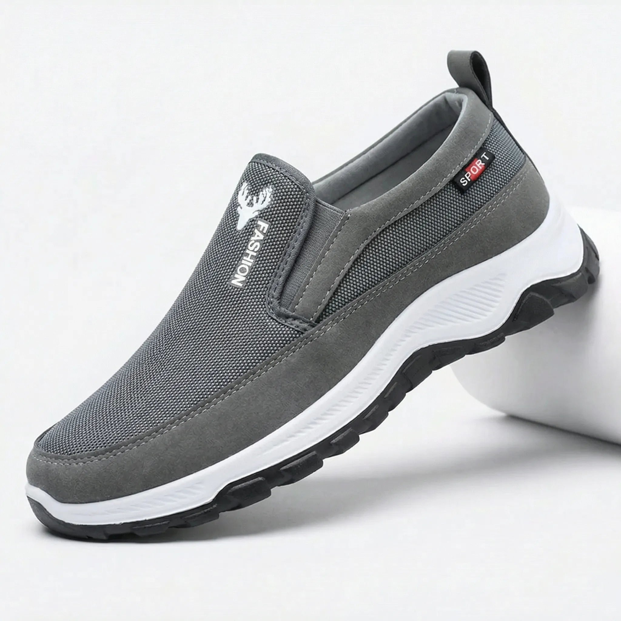 Herren Slip-On Wanderschuhe mit Mesh-Obermaterial und griffiger Profilsohle