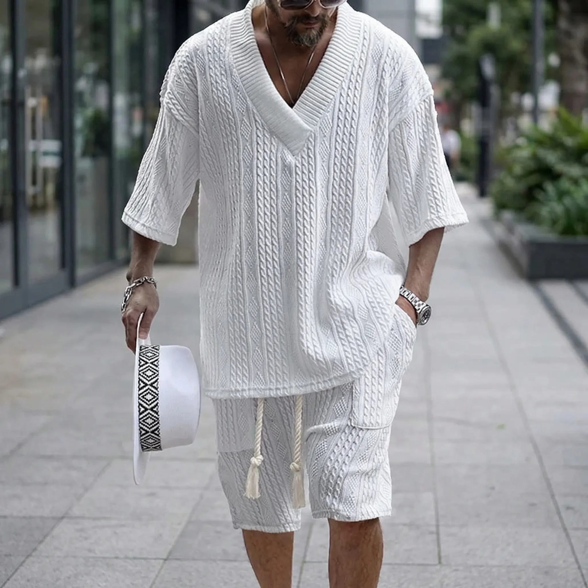Herren Strick Zweiteiler Set mit V-Ausschnitt Oberteil und Shorts für den Sommer