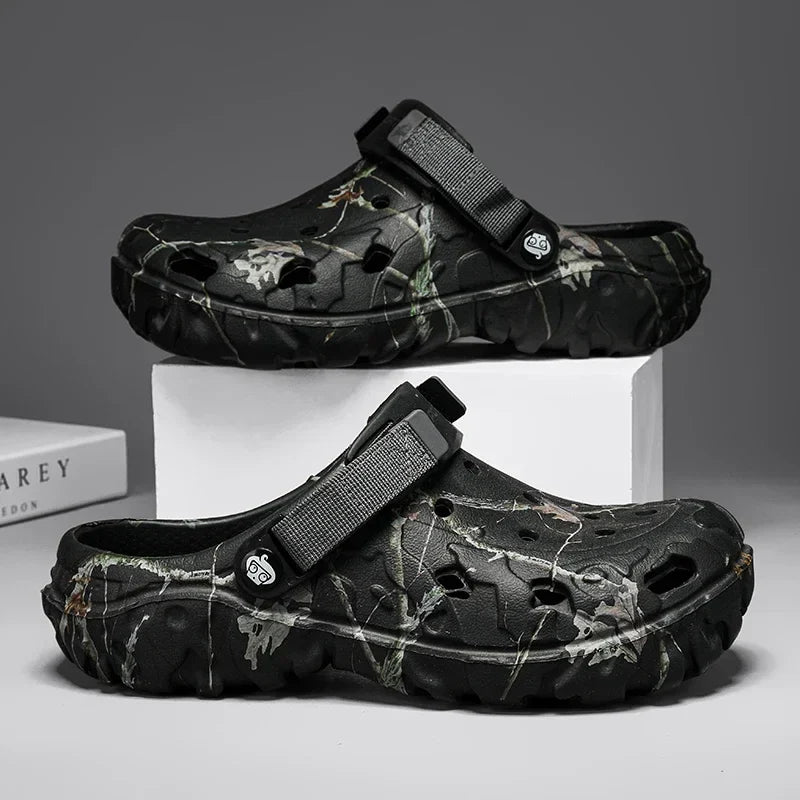 Herren-Clogs Camouflage leicht atmungsaktiv mit verstellbarem Fersengurt