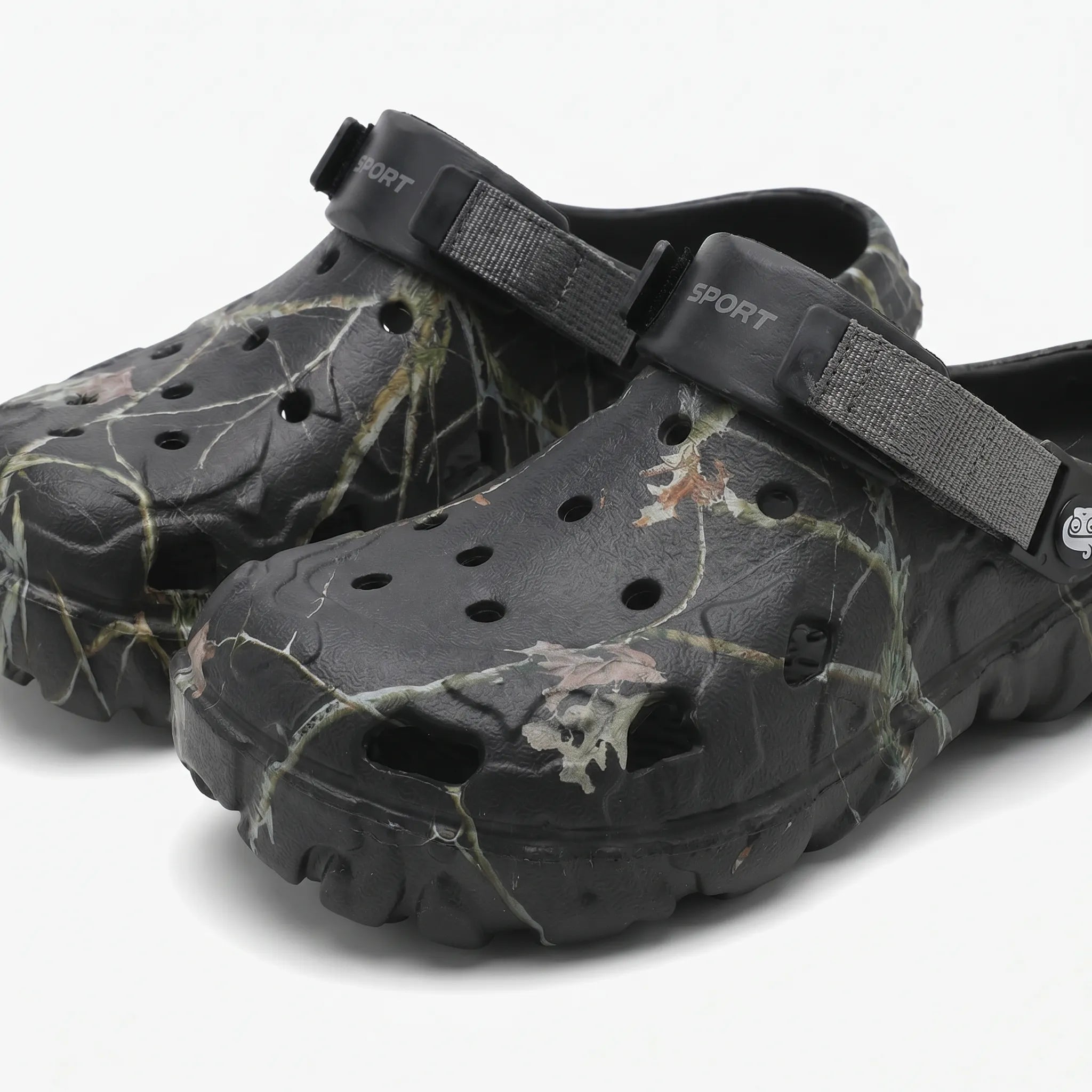 Herren-Clogs Camouflage leicht atmungsaktiv mit verstellbarem Fersengurt