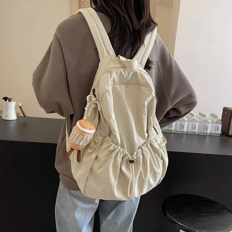 Großvolumiger Nylon-Rucksack leicht mit Plissiér-Silhouette