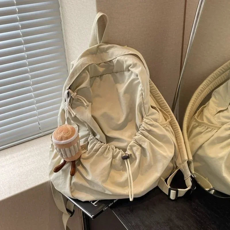 Großvolumiger Nylon-Rucksack leicht mit Plissiér-Silhouette