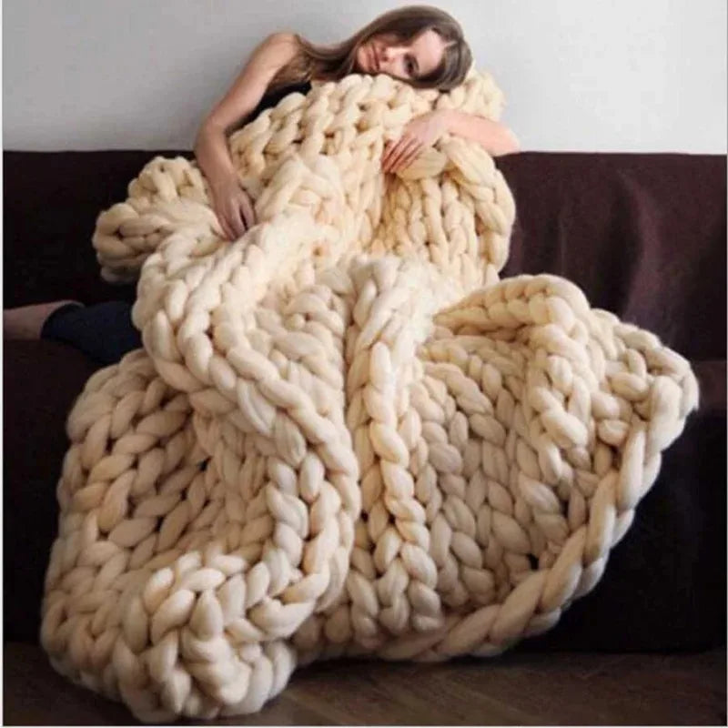 Chunky-Strickwurfdecke übergroß gemütlich warm Sofa