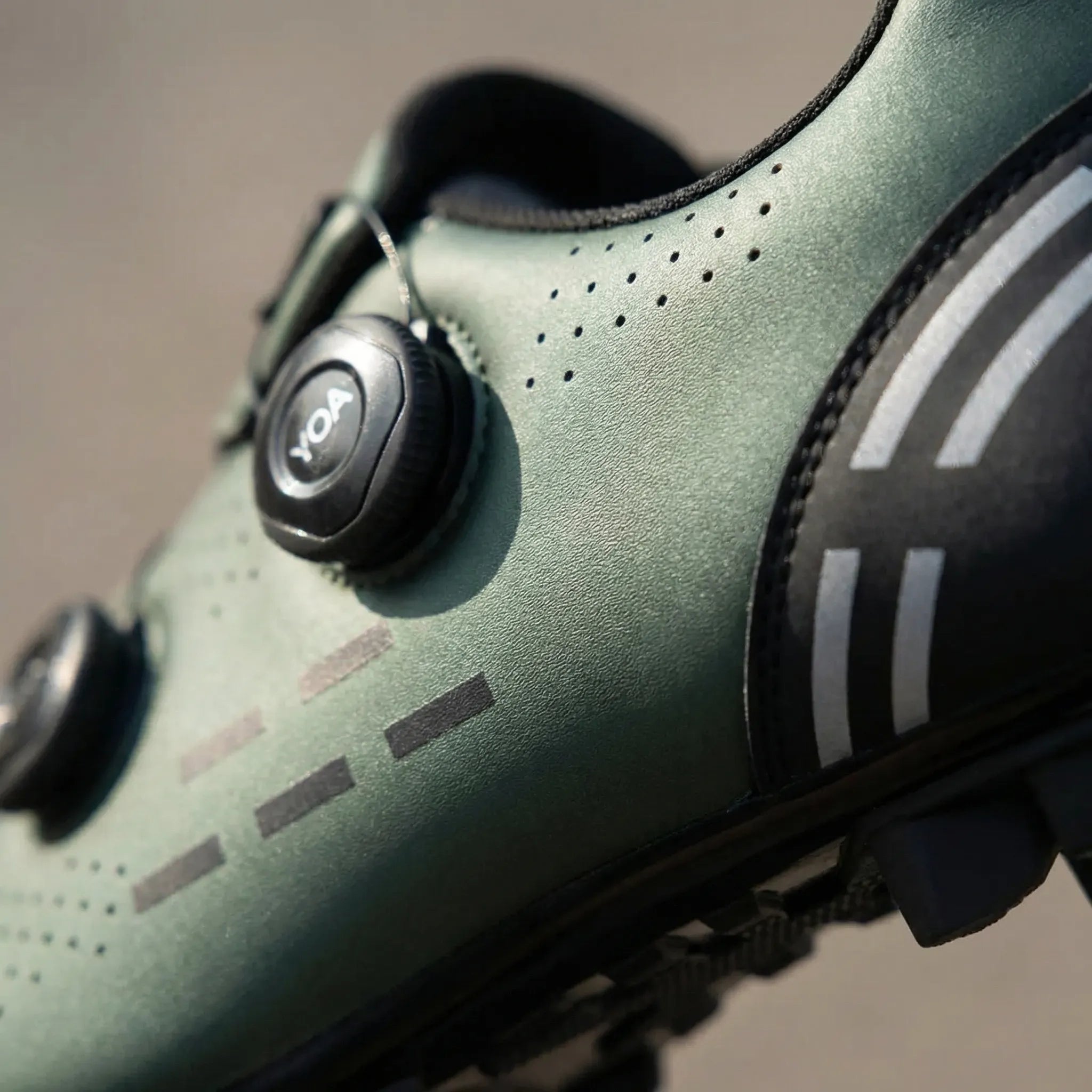 Doppelzweck Rennradschuh SPD-MTB mit Drehverschluss perforiert