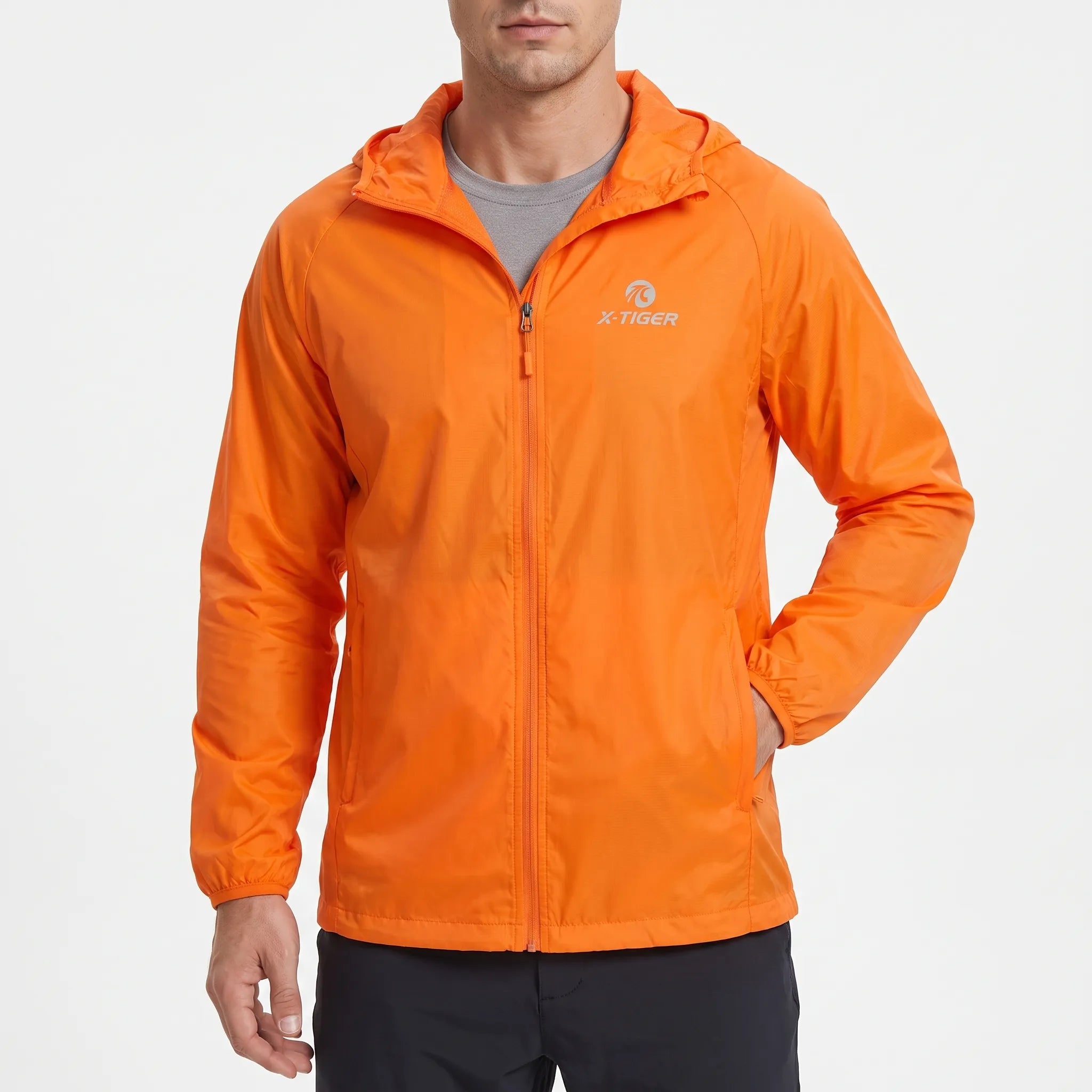 Leichte packbare Windjacke mit Kapuze wasserabweisend 118g Radfahren