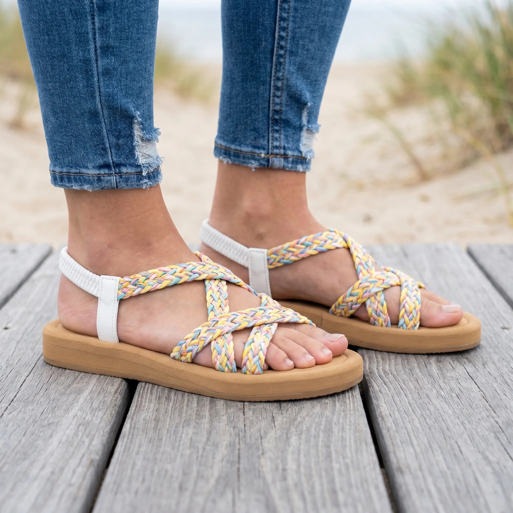 Damensandalen flach mehrfarbig geflochtene Riemen Sommersandalen