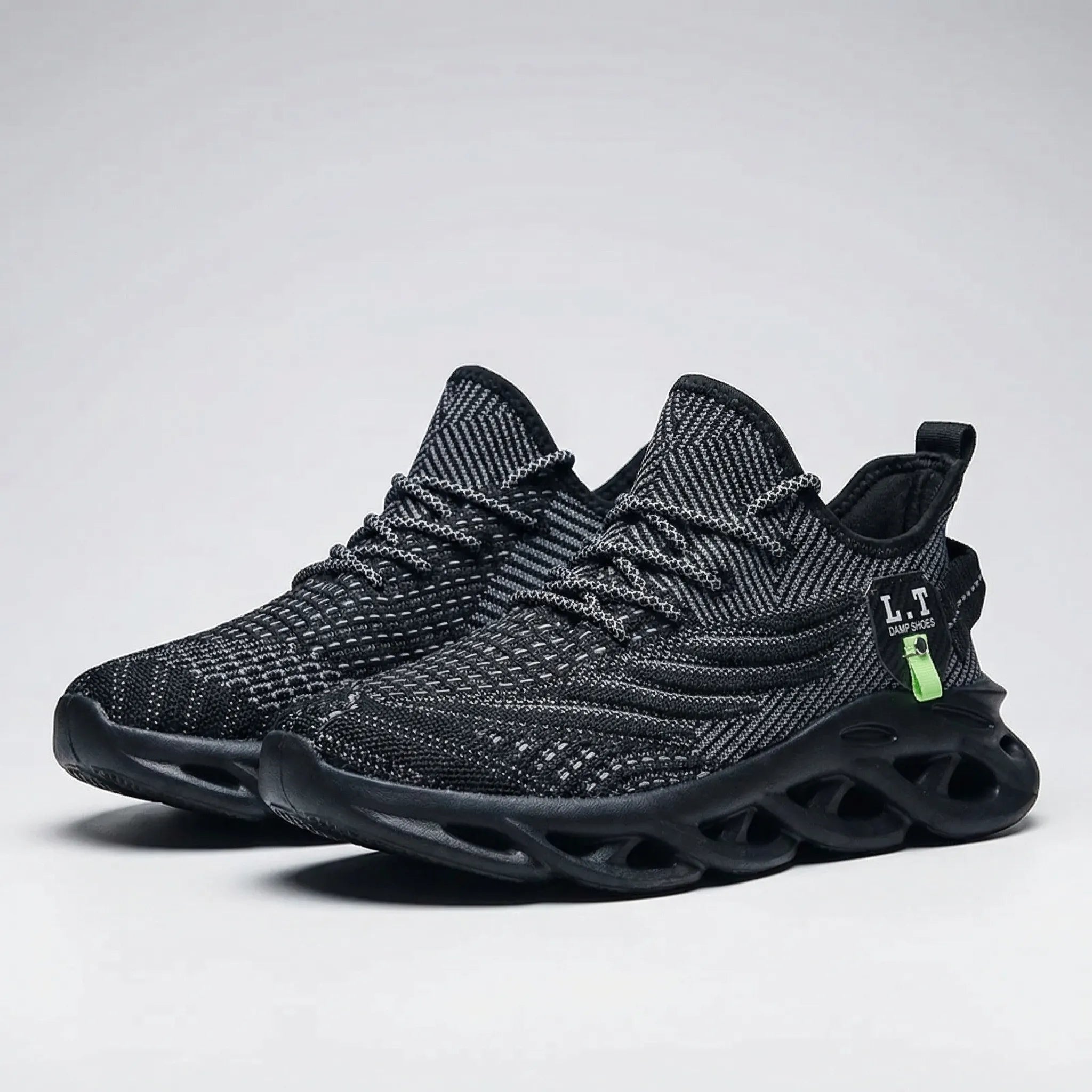 Laufschuhe mit atmungsaktivem Mesh-Obermaterial und leichter Dämpfungssohle