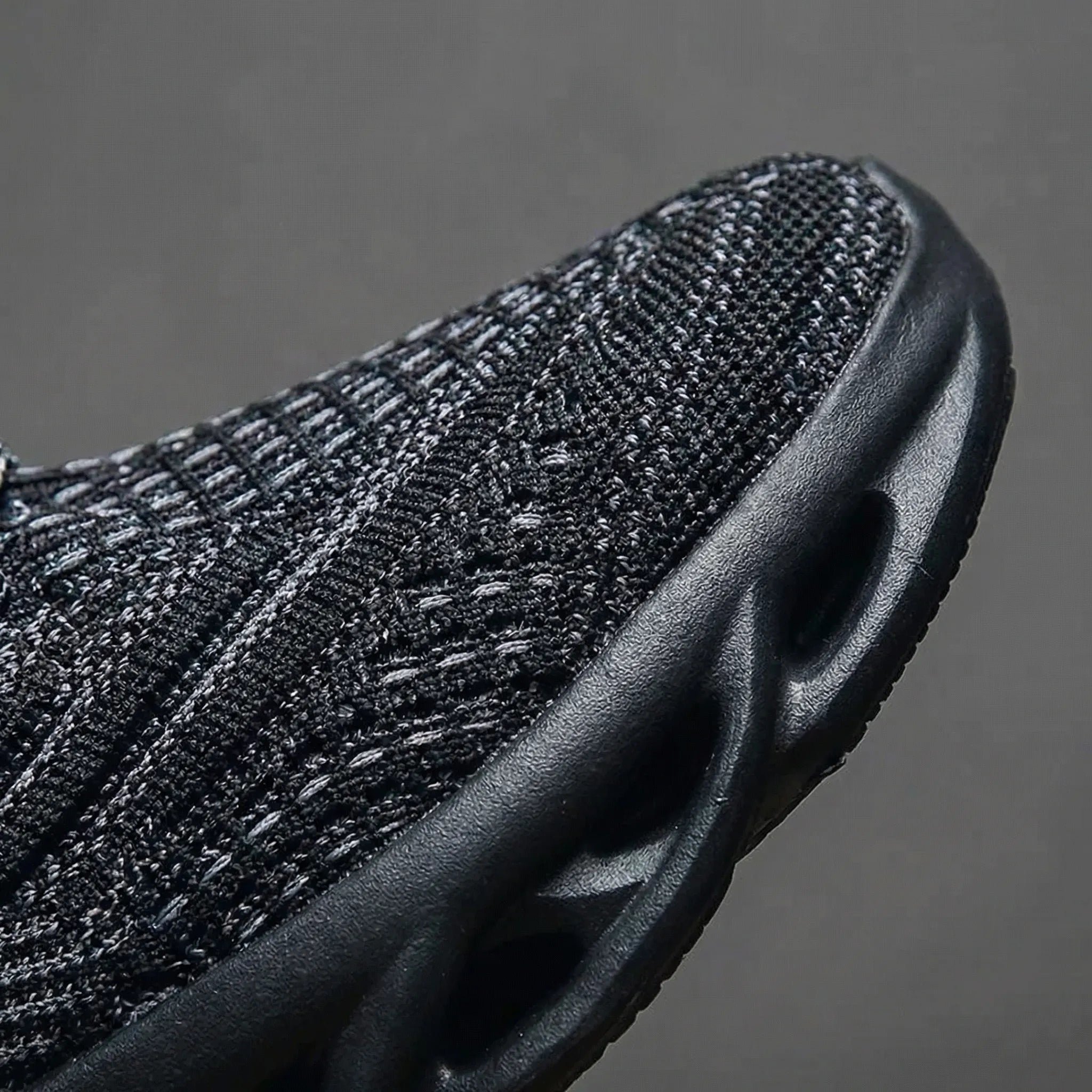 Laufschuhe mit atmungsaktivem Mesh-Obermaterial und leichter Dämpfungssohle