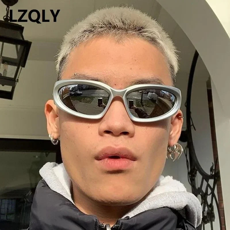 Wickelsonnenbrille UV400 mit Y2K Retro-Design und breiten ovalen Gläsern