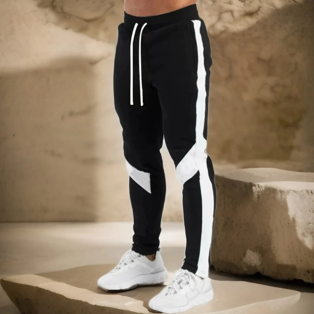 Schlanke athletische Jogger-Hose mit Seitenpanels und Tunnelzug