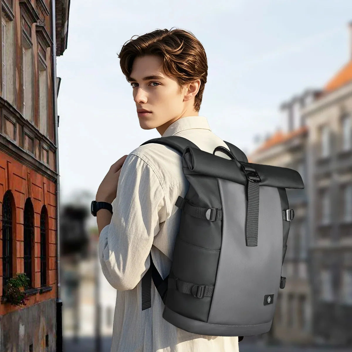 Wasserdichter Roll-Top-Rucksack mit Laptop-Fach und Diebstahlschutz