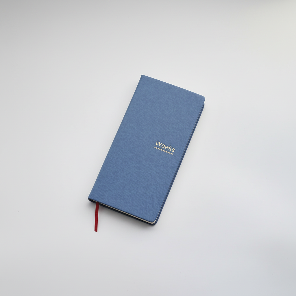 Wochenplaner Notizbuch schlank mit Lesezeichen und Schutzeinband