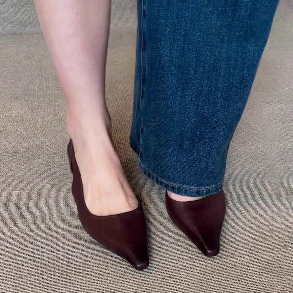 Sandalen – spitze Vorderkappe, dicker Absatz, minimalistisch
