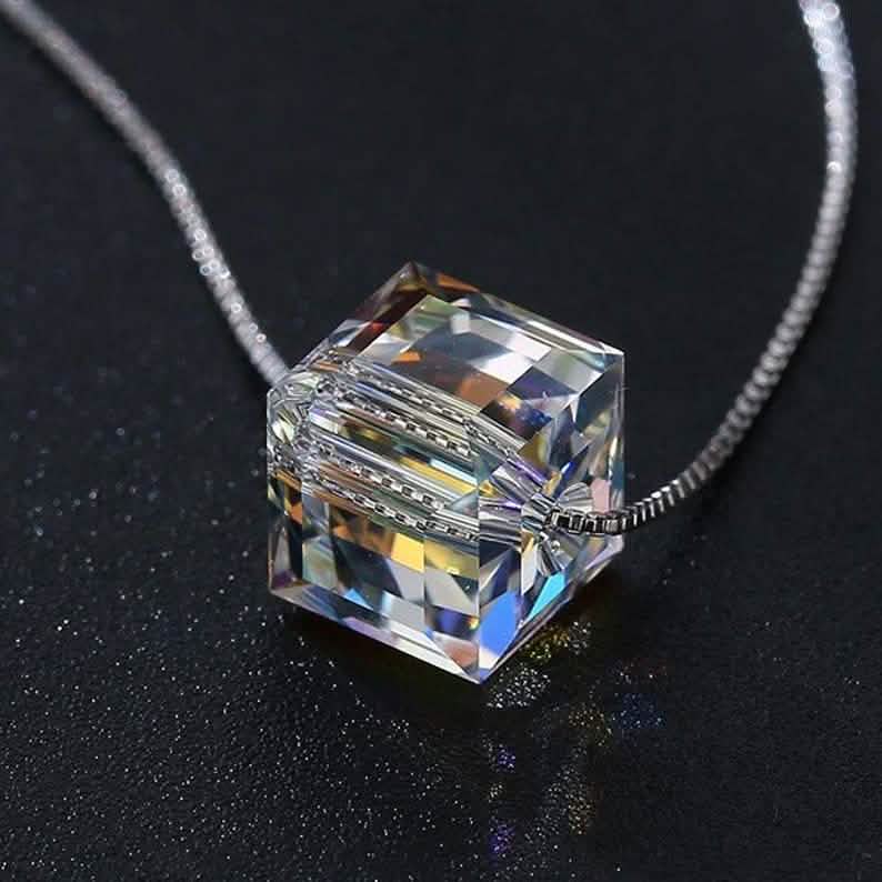 Aurora Borealis Kristallwürfel-Halskette mit Swarovski Kristall