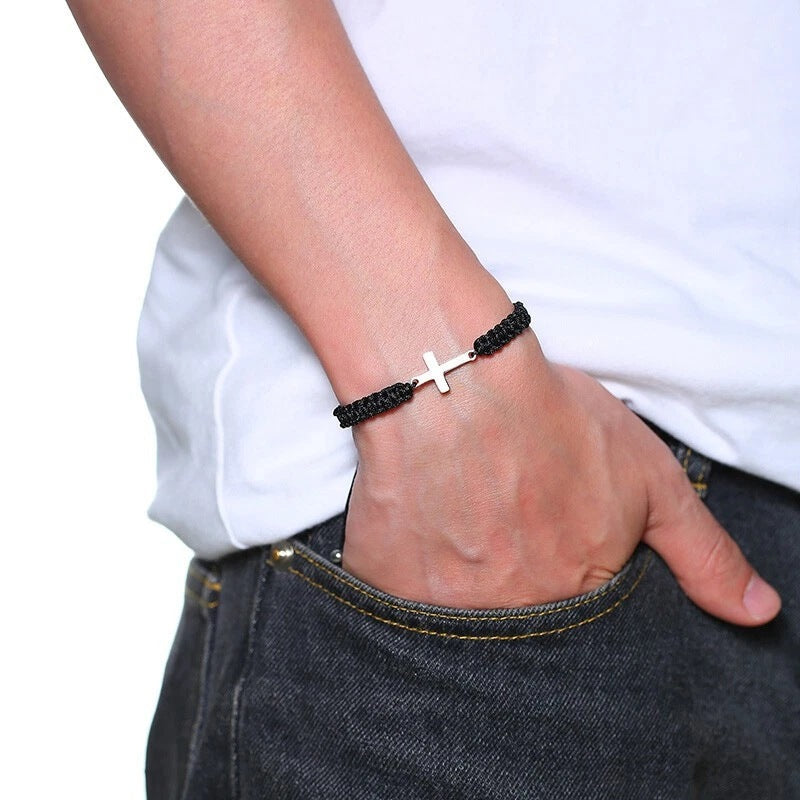 Kreuz-Anhänger geflochtenes Armband - verstellbares schwarzes Kordel mit silberfarbenem seitlichem Kreuz