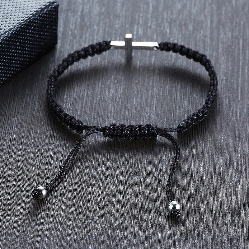 Kreuz-Anhänger geflochtenes Armband - verstellbares schwarzes Kordel mit silberfarbenem seitlichem Kreuz