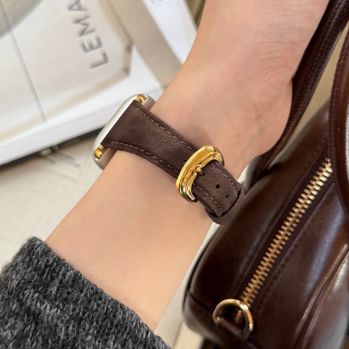 Armband aus Spaltleder für Apple Watch, glatte Oberfläche, Dornschließe, Modell Mathilda