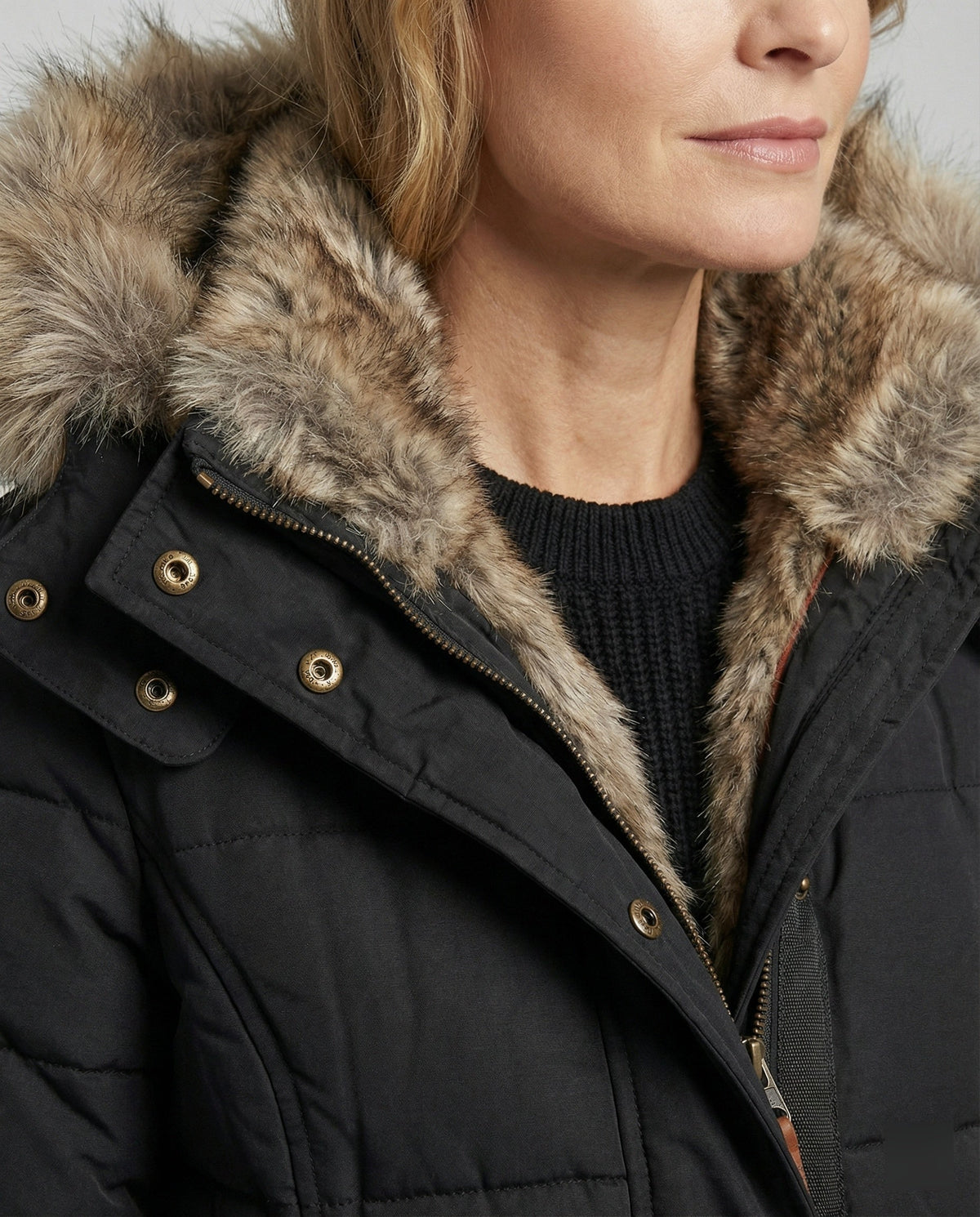 Warme wasserdichte Winterjacke mit Innenfutter und Kapuze