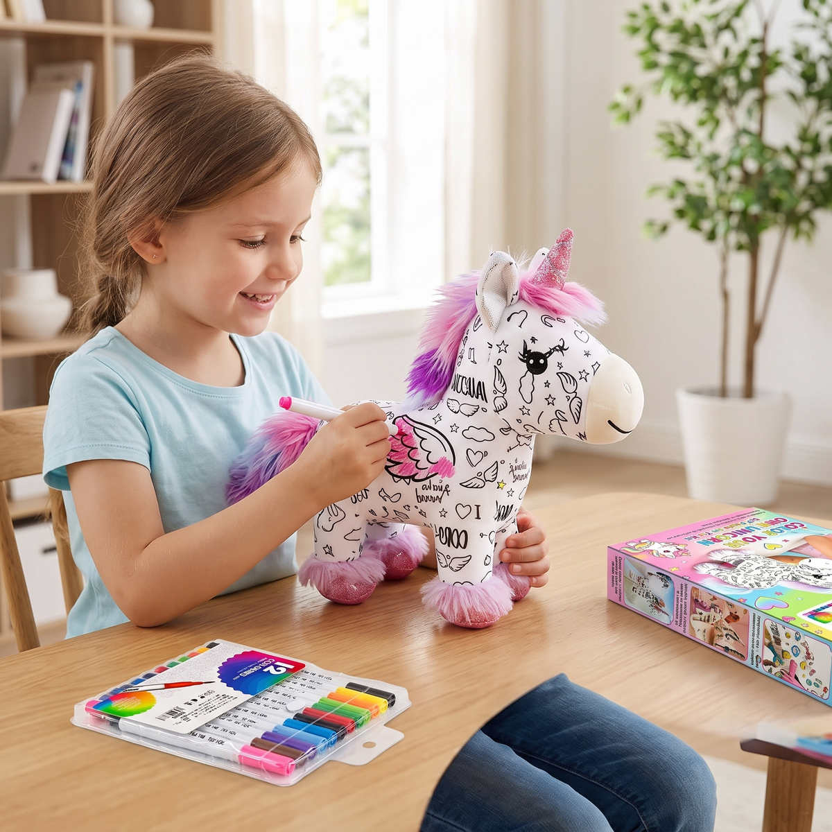 Waschbares Einhorn-Plüschtier zum Selbstausmalen mit 12 Markern
