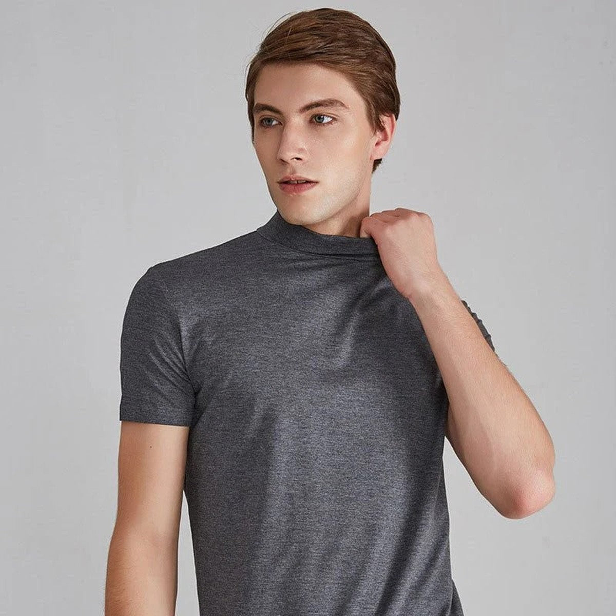 Herren Kurzarm-Stehkragen-T-Shirt mit einfarbigem Design