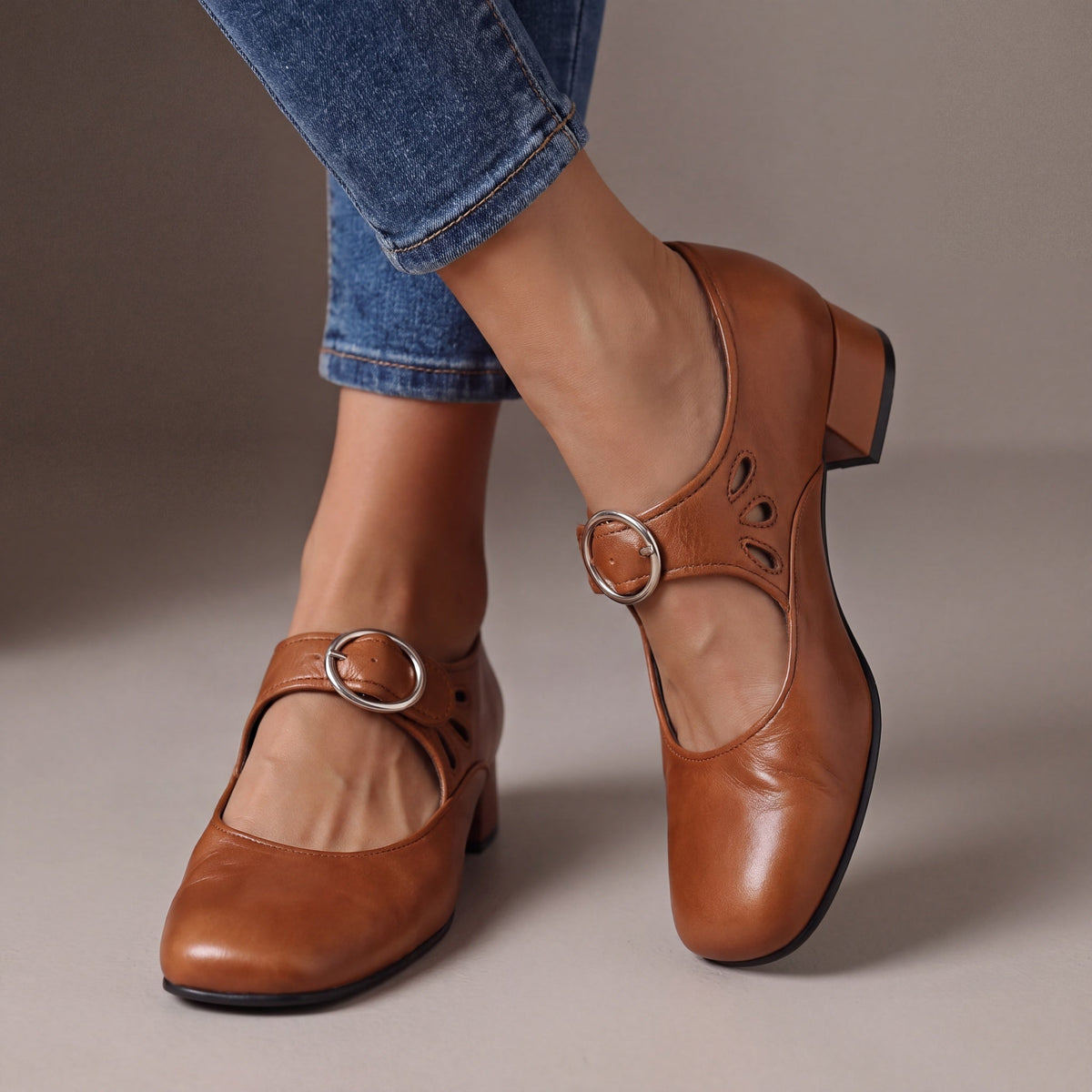 Carlota | Mary-Jane-Schuhe aus Leder mit Absatz