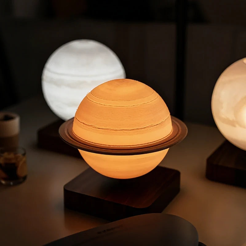 Schwebende Lampe mit magnetischer Levitation