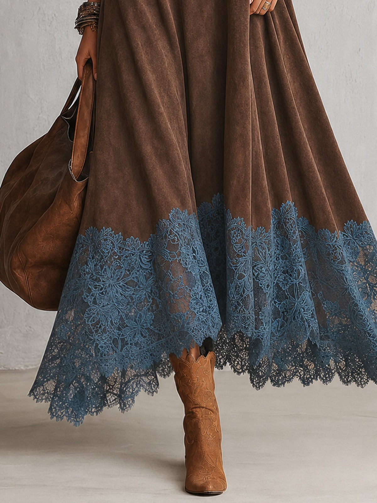 A-Linien-Kleid mit hohem Kragen, Spitzenpaneelen und langen Ärmeln