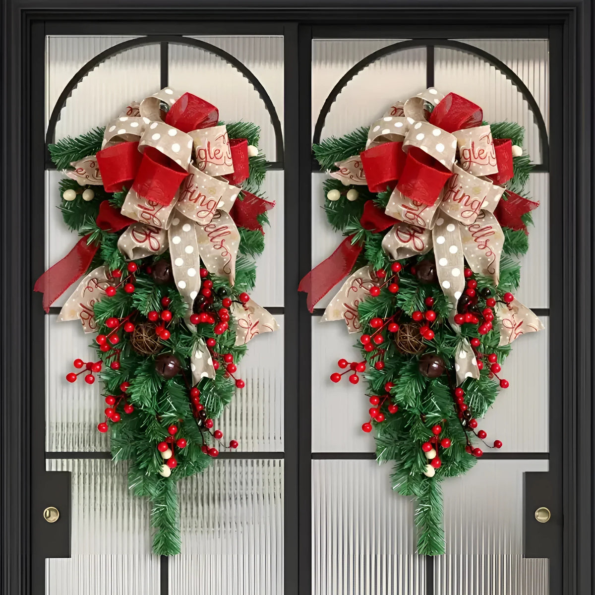 Umgedrehter Weihnachtsbaum-Türschmuck mit Schleifen und Beeren, 60 cm