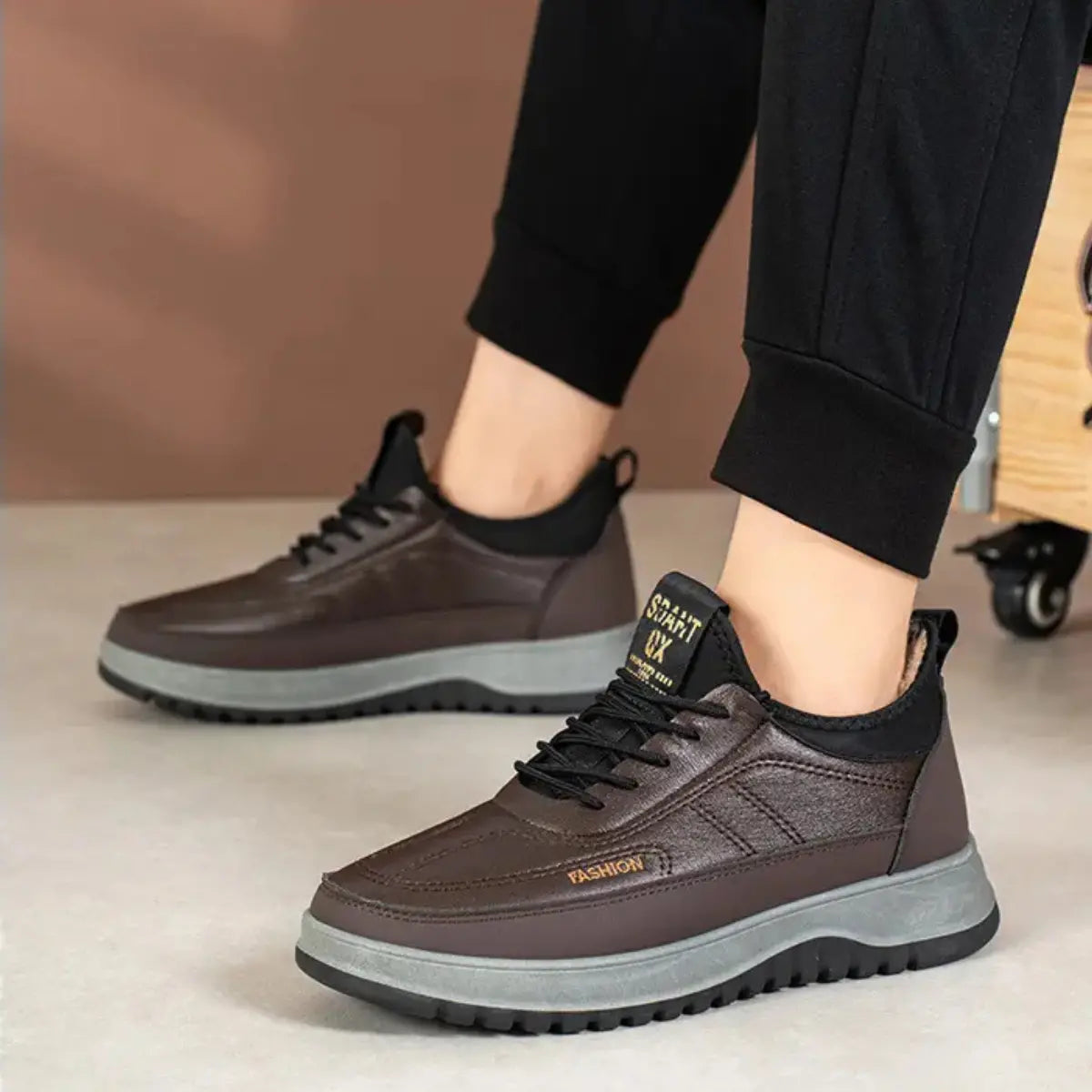 Herren Winter Sneakers aus echtem Leder, wasserdicht, mit weicher Sohle und Samt