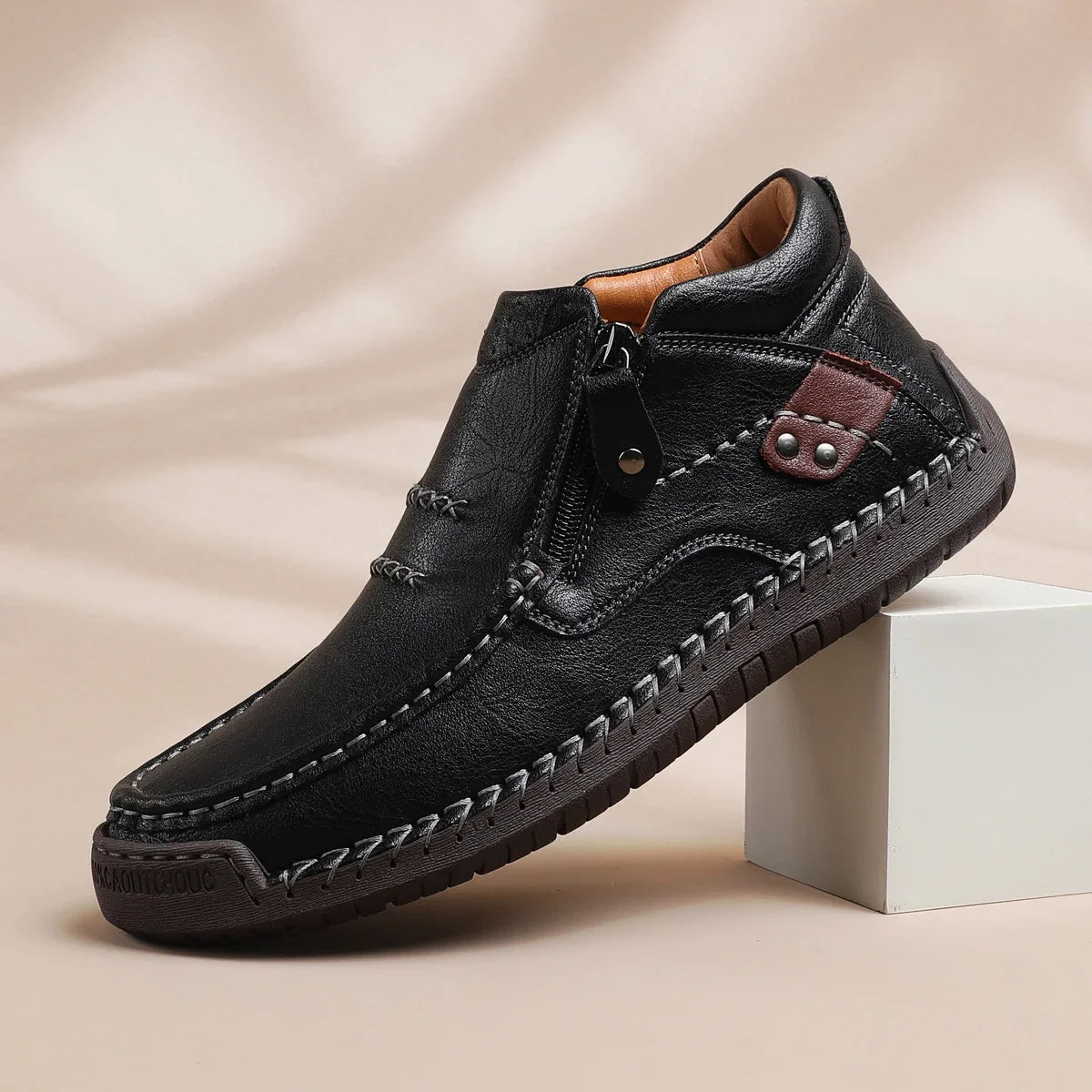 Handgefertigte Lederschuhe, die Komfort und Charakter vereinen
