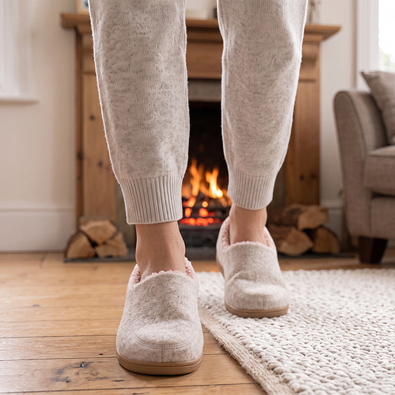 Unisex Orthopädische Hausschuhe mit Fußgewölbestütze und warmer Fleecefütterung