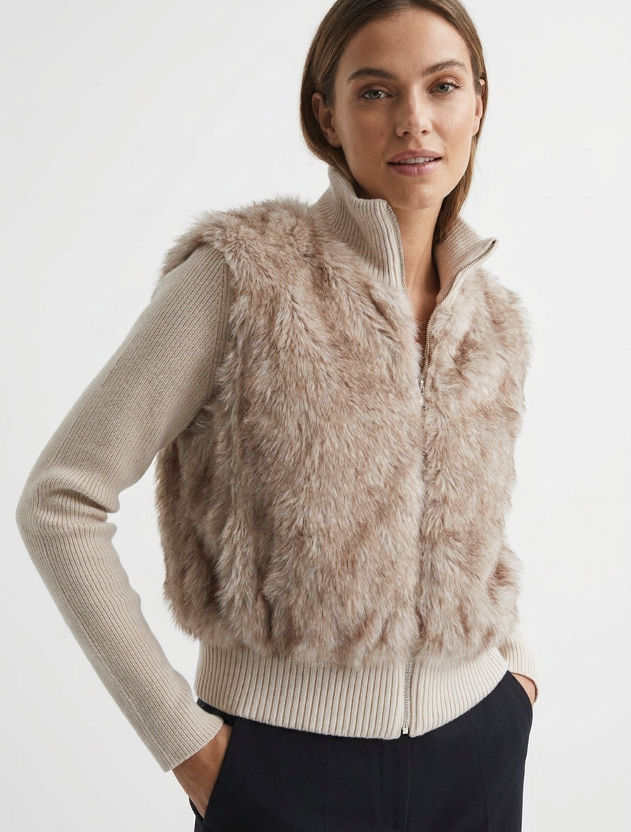 Gerippte Jacke mit Stehkragen und Kunstfell