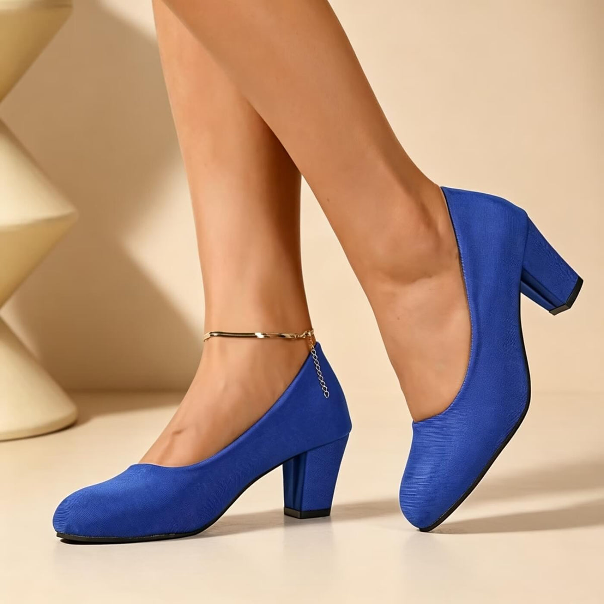 Komfortable Pumps mit runder Zehenpartie und breitem Absatz