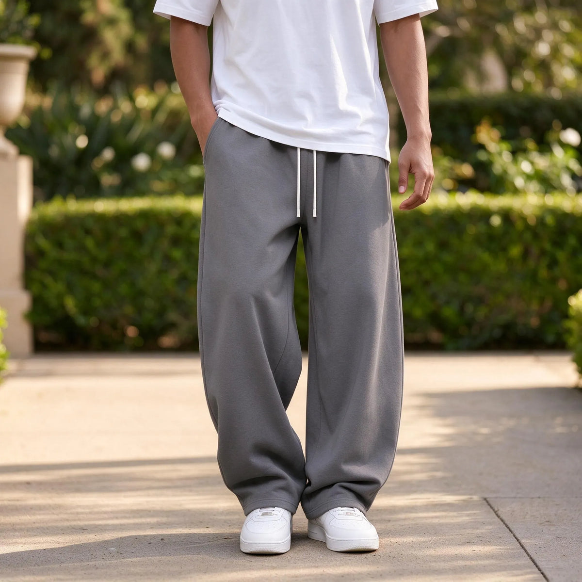 Lockere Jogginghose Mit Tiefen Seitentaschen