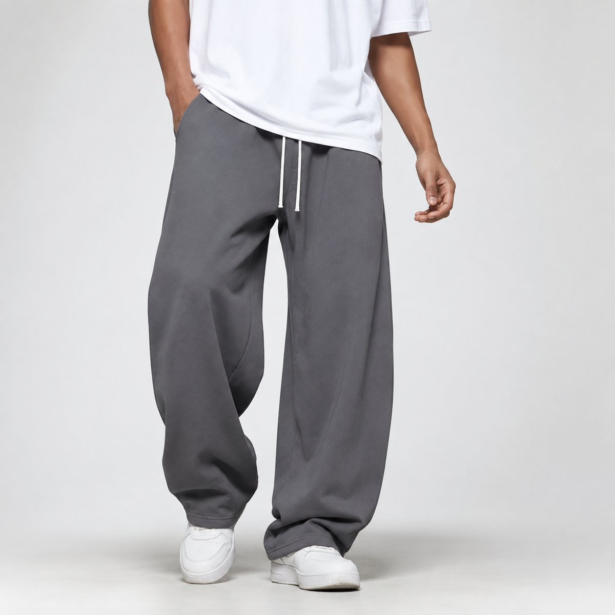 Lockere Jogginghose Mit Tiefen Seitentaschen