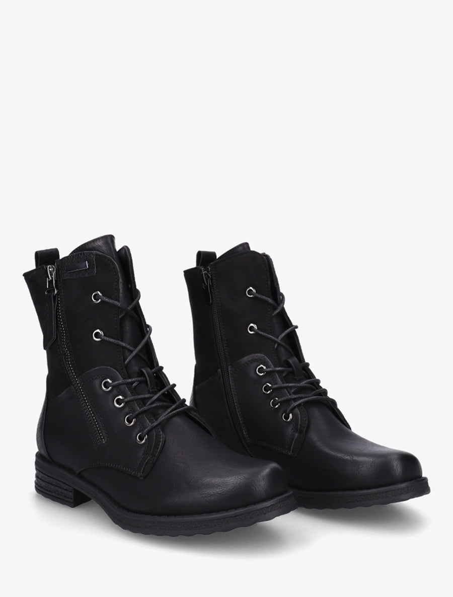 Gefütterte Stiefeletten in Python-Optik