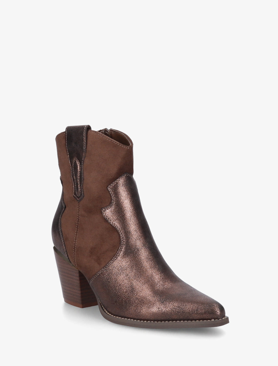Stiefeletten im Western-Stil mit perlmuttfarbenen Einsätzen