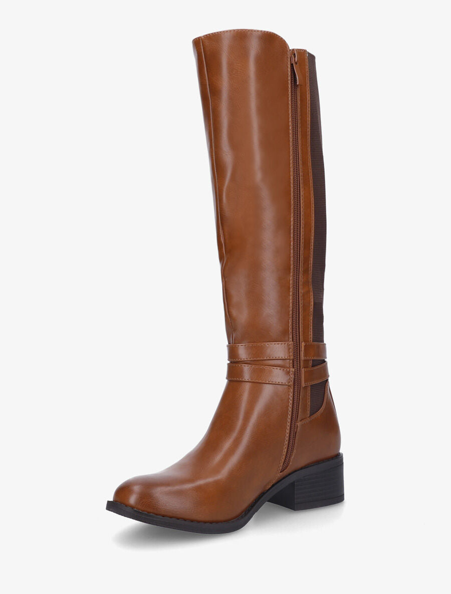 Stiefel mit Riemen und Blockabsatz