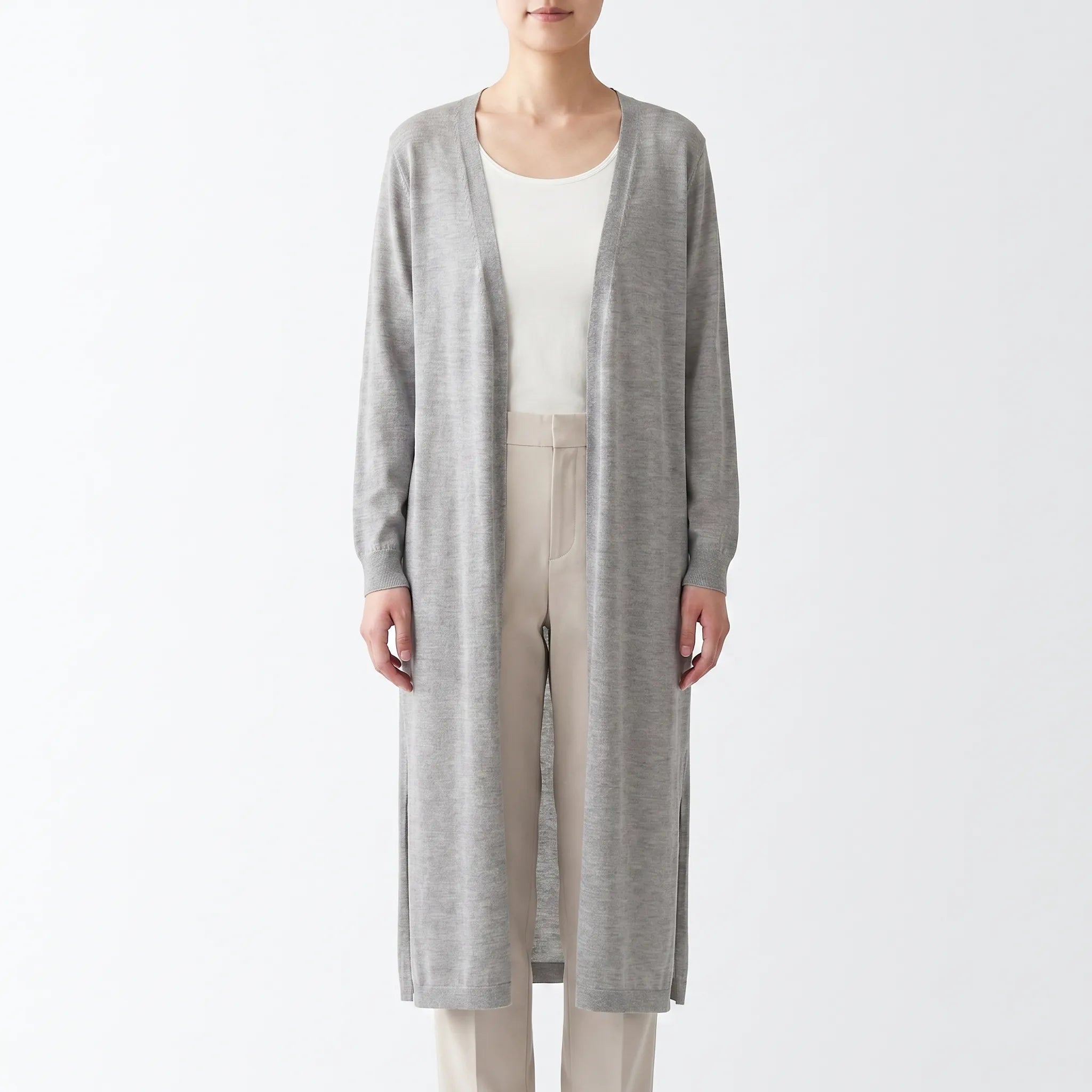 Langlinige Damen-Strickjacke luftig atmungsaktiv Feinstriek Sommerstoff