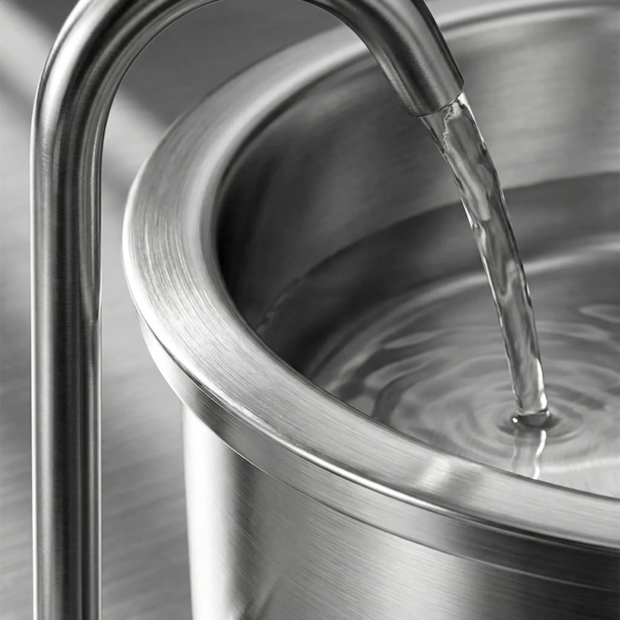 Automatischer Trinkbrunnen für Haustiere mit Filter und fließendem Wasser