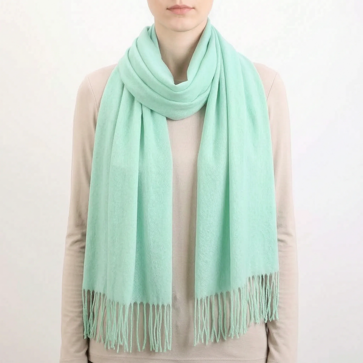 Nordspur | AuraWrap Eleganter Damenschal Mit Quasten