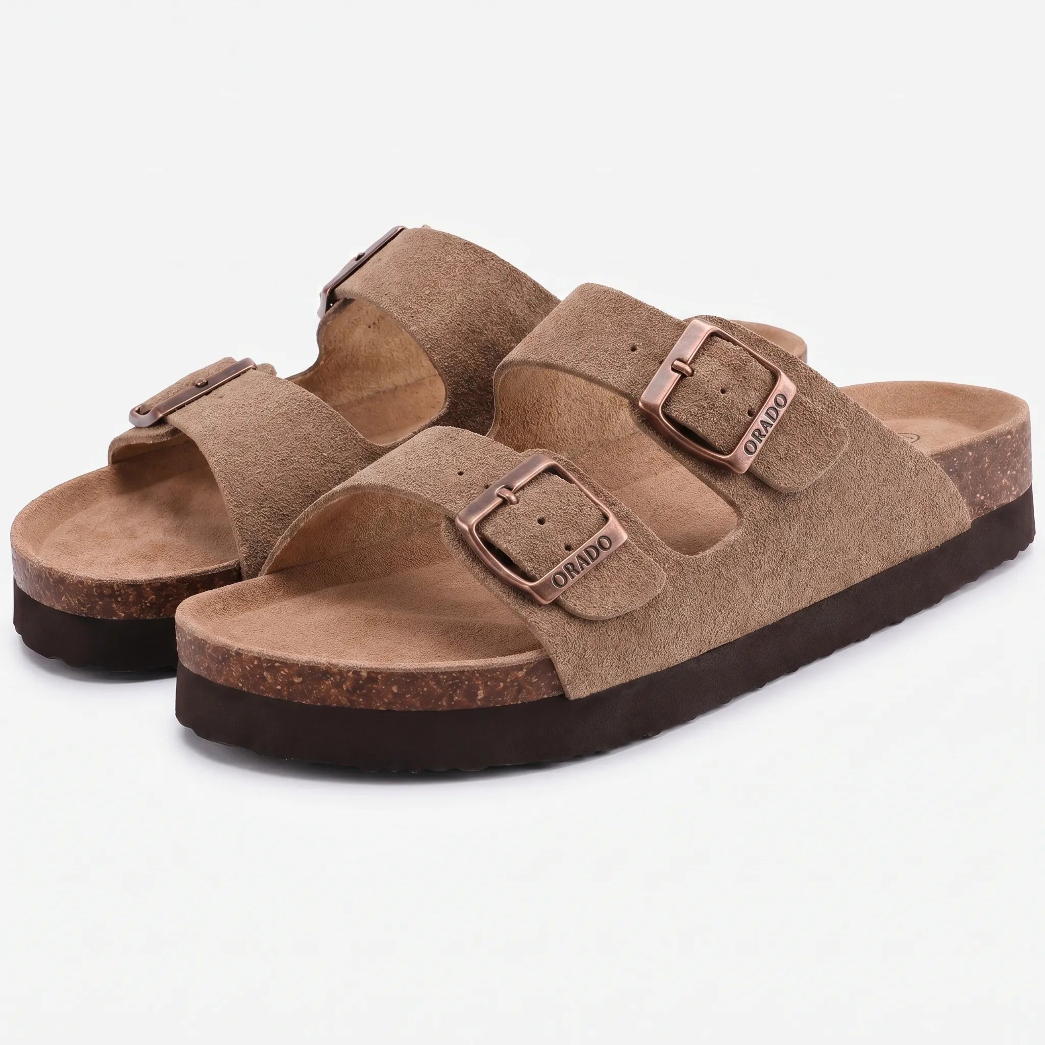 Zwei-Riemen-Sandalen mit Metallschnallen und Korkfußbett